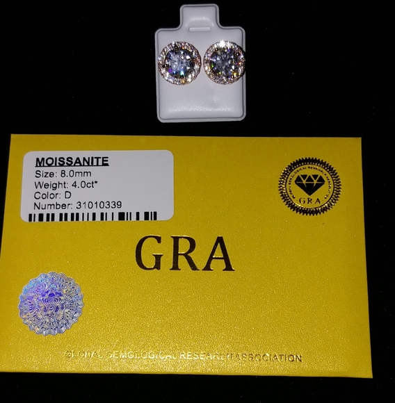 Elegant Rose Gold Stud Earrings - Picture 2 of 6